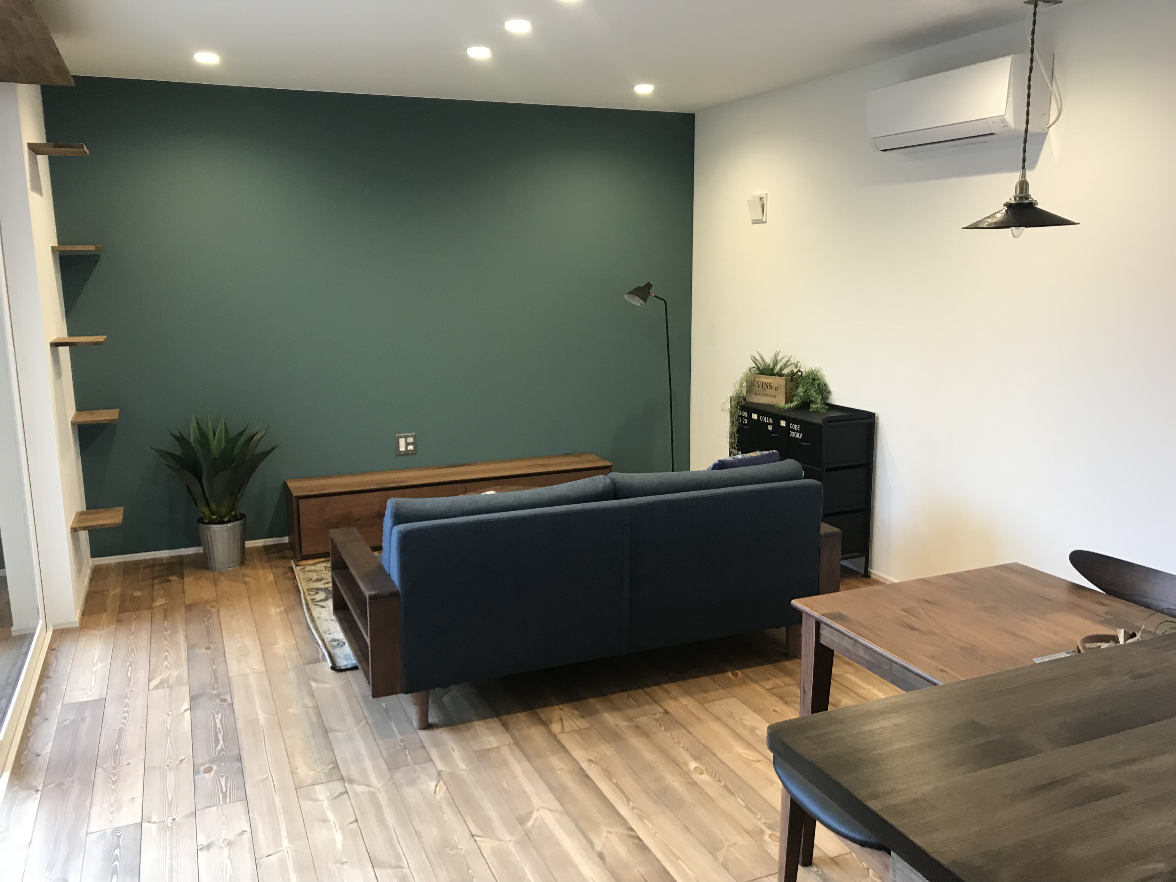 レッドシダーが映える家 アイキャッチ画像