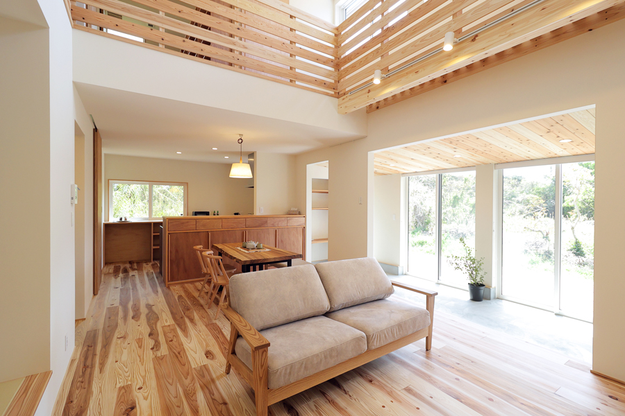 薪ストーブのある屋久島地杉の家 アイキャッチ画像