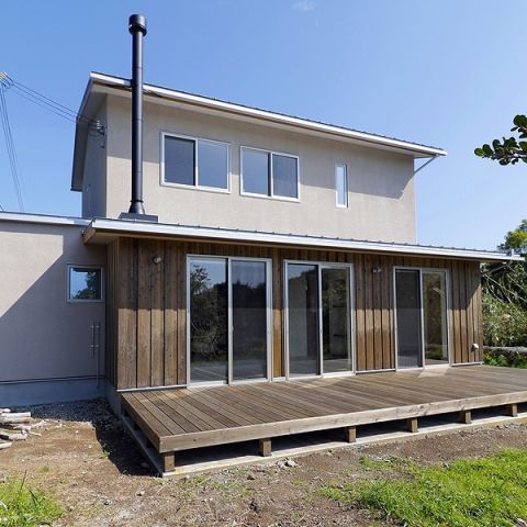 薪ストーブのある屋久島地杉の家